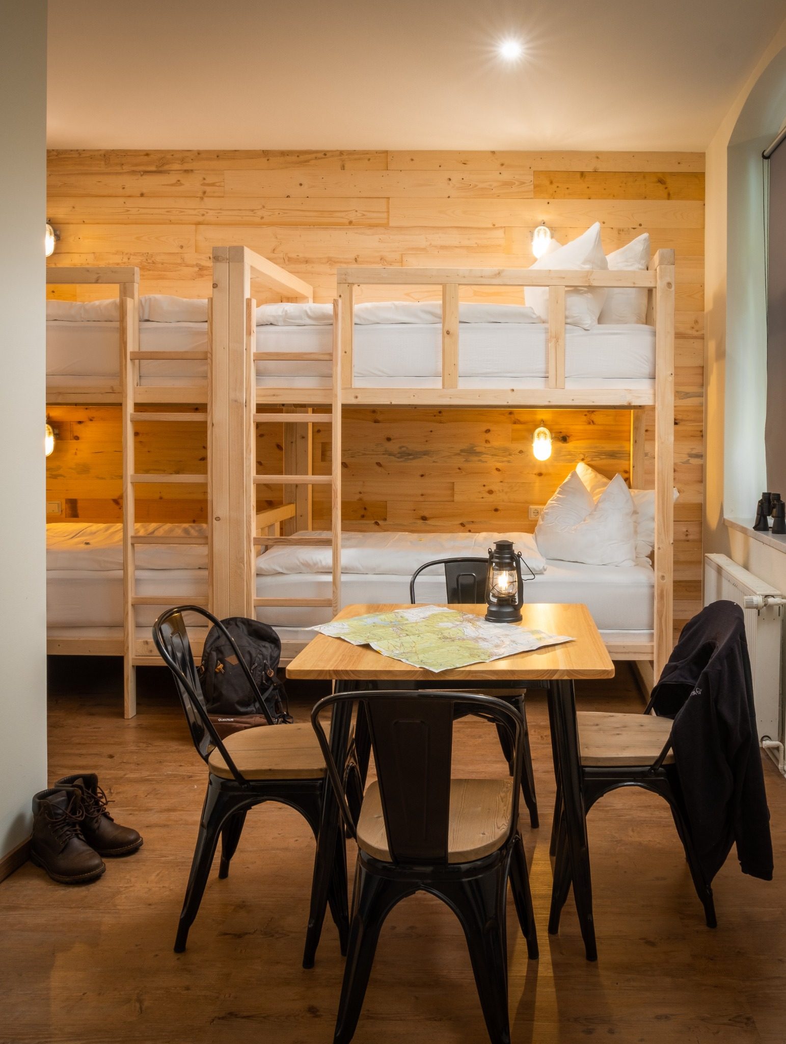 Explorerclub Sechsbettzimmer mit Etagenbetten